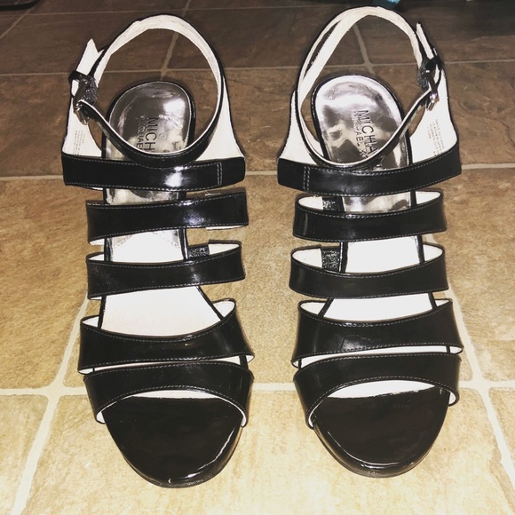 SOLD Michael Kors Elena Sandals - Picture 2 of 5